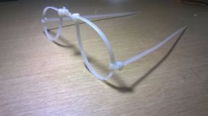 Самодельные очки из нейлоновой стяжки